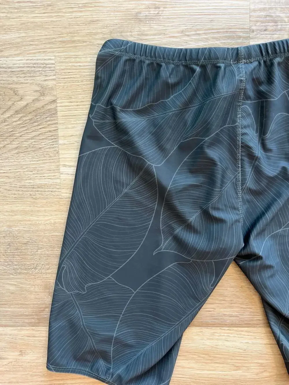 Onvous, Athletic Swim Jammers, Leaf Print, Blackish/Green, Stretchy, M